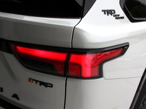 Used 2024 Toyota Sequoia Platinum w/ TRD Off-Road Package image 20