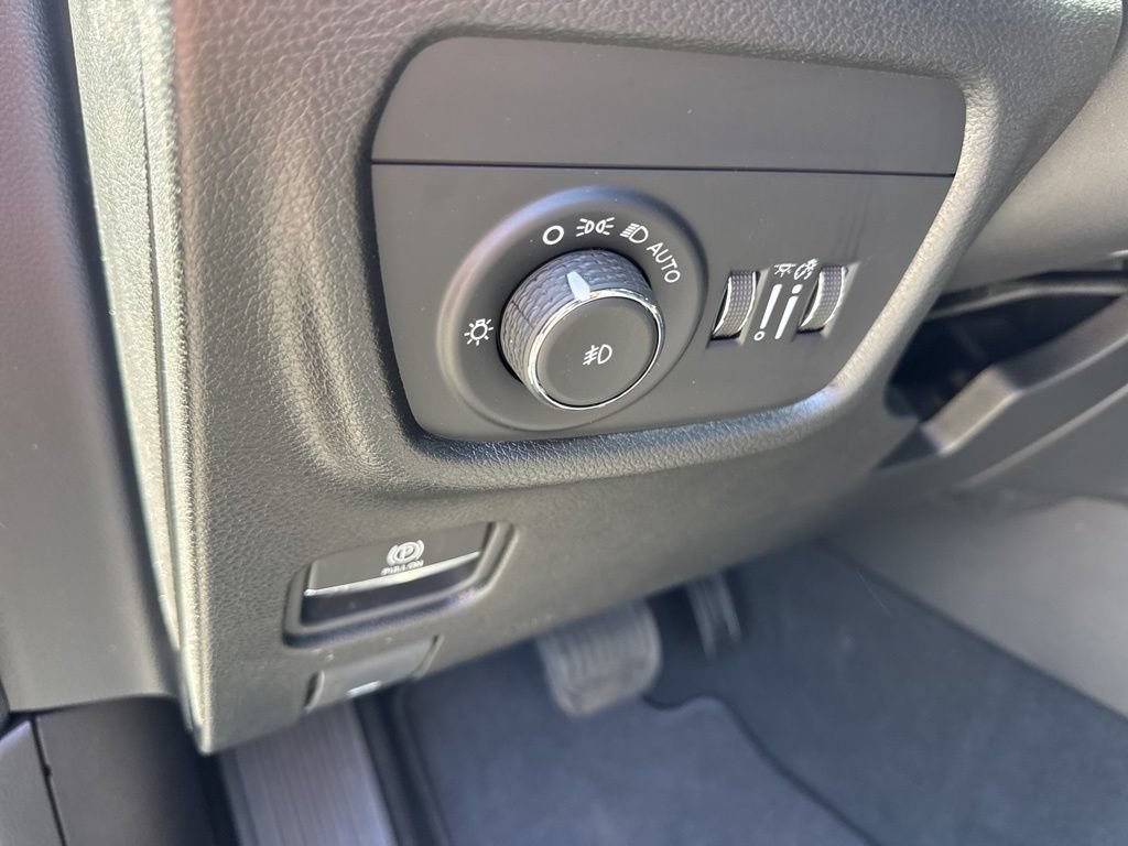 New 2026 Jeep Grand Cherokee L Limited w/ MOPAR Finishing Package AWD/4WD image 11