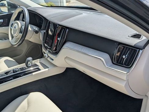 Certified 2023 Volvo XC60 B5 Plus w/ Protection Package Premier FWD image 19