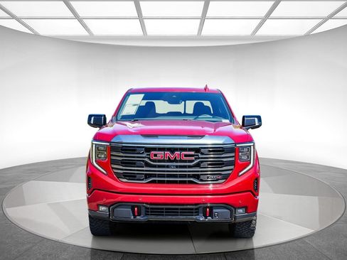 Used 2024 GMC Sierra 1500 AT4 w/ Technology Package AWD/4WD image 6