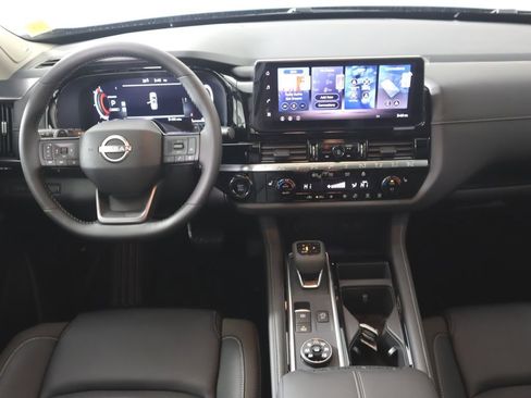 New 2026 Nissan Pathfinder SL image 26