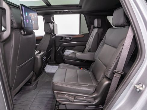 Used 2025 GMC Yukon Denali w/ Denali Reserve Package RWD image 34