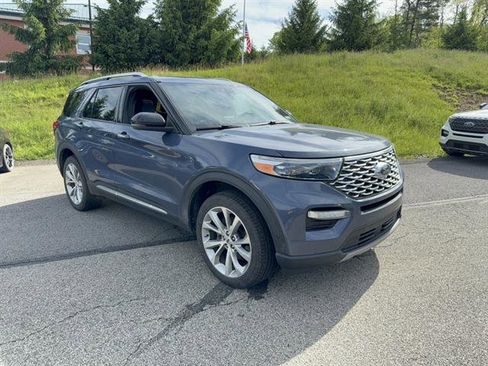 Used 2021 Ford Explorer Platinum w/ Equipment Group 601A AWD/4WD image 2