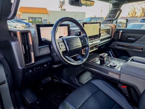 Used 2024 GMC Hummer EV 3X image 9