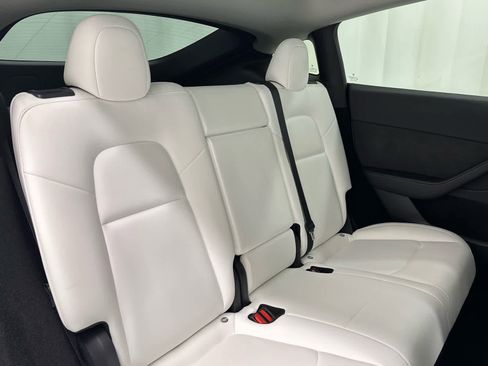 Used 2023 Tesla Model Y Long Range image 22