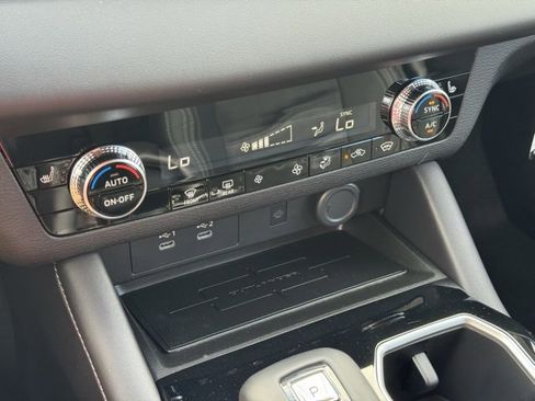 New 2025 Mitsubishi Outlander AWD image 28