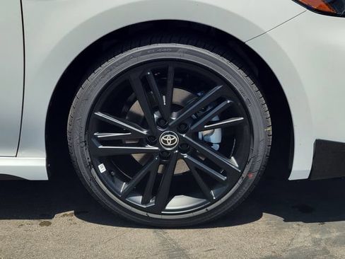 New 2026 Toyota Camry Hybrid FWD image 21