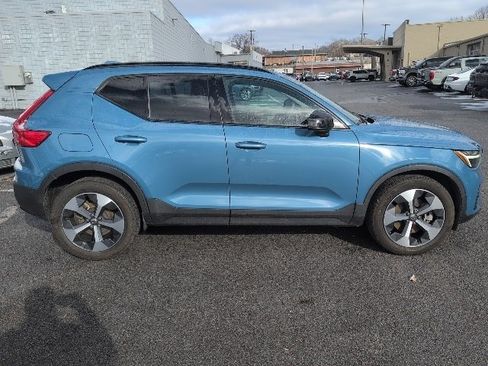 Used 2023 Volvo XC40 B5 Plus w/ Driver Assist Package image 6