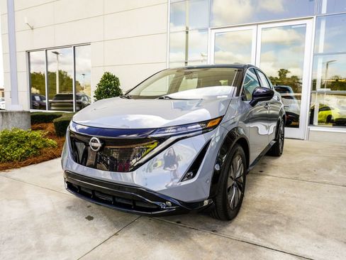 Used 2023 Nissan Ariya FWD image 8