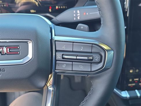 New 2025 GMC Acadia Elevation image 19