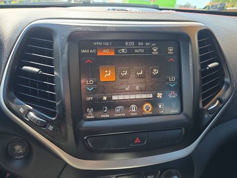 Used 2014 Jeep Cherokee Trailhawk w/ Comfort/Convenience Group AWD/4WD image 30
