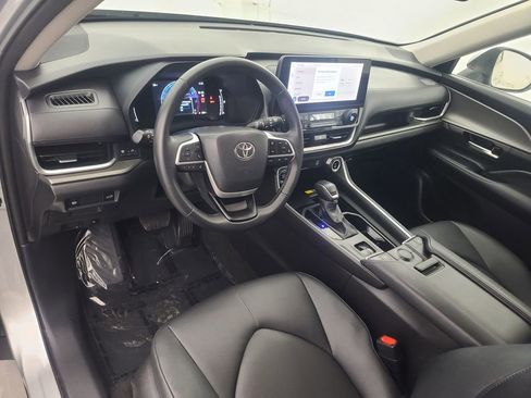 Used 2025 Toyota Grand Highlander AWD image 31