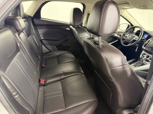 Used 2014 Ford Focus SE w/ Equipment Group 201A FWD image 18