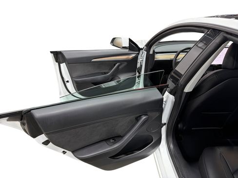 Certified 2022 Tesla Model 3 Long Range AWD/4WD image 10