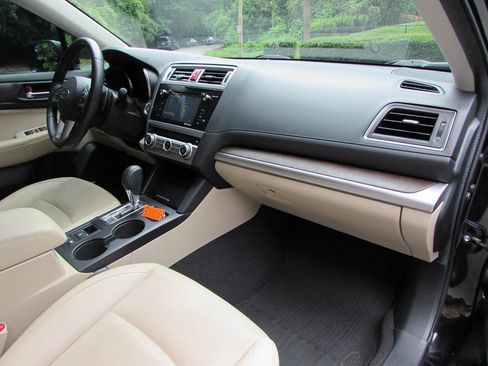 Used 2016 Subaru Outback 2.5i Limited AWD/4WD image 39