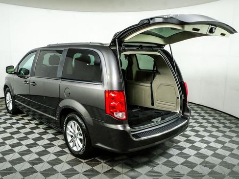 Used 2016 Dodge Grand Caravan SXT w/ UConnect Hands-Free Group FWD image 32