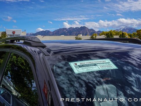 Used 2024 Honda Passport TrailSport image 4