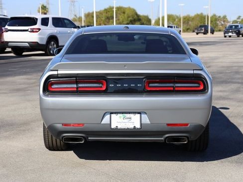 Used 2018 Dodge Challenger R/T image 7
