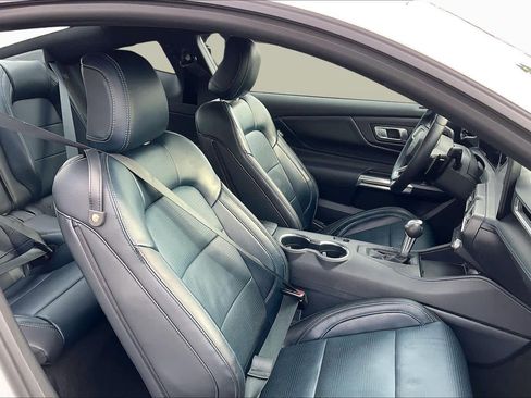 Used 2025 Ford Mustang GT Premium image 8
