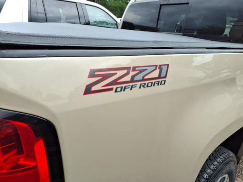 Used 2022 Chevrolet Colorado Z71 AWD/4WD image 7