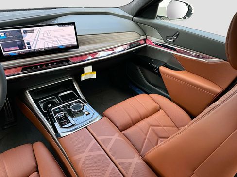 New 2025 BMW i7 xDrive60 image 20