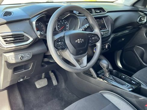Used 2022 Chevrolet TrailBlazer LT FWD image 15