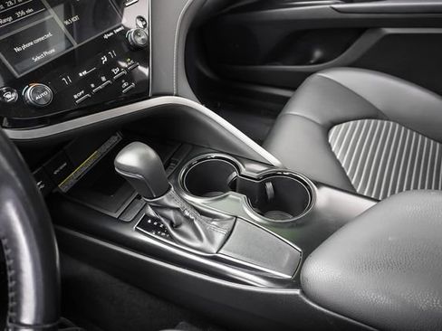 Used 2019 Toyota Camry SE w/ Audio Package image 17