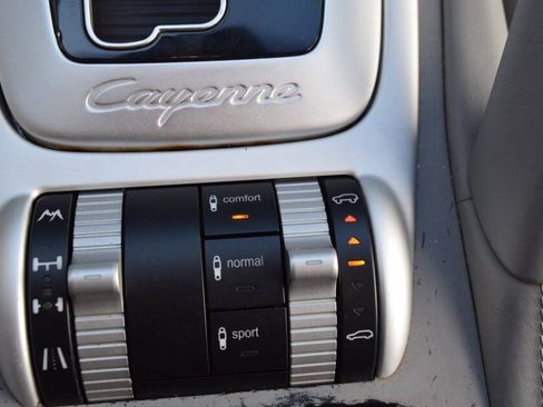 Used 2004 Porsche Cayenne Turbo AWD/4WD image 58