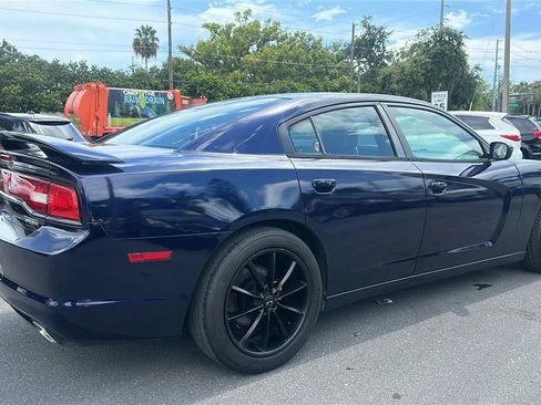 Used 2014 Dodge Charger SE RWD image 7