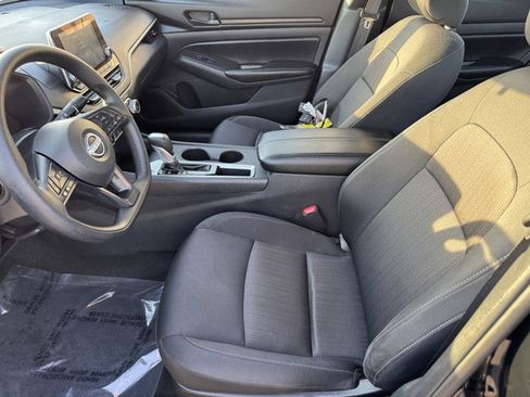Used 2025 Nissan Altima 2.5 S image 11