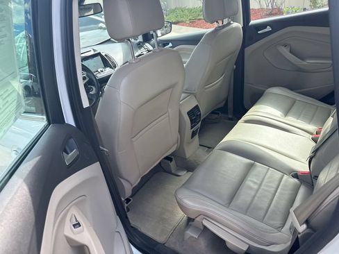 Used 2016 Ford C-MAX Energi SEL w/ Equipment Group 301A FWD image 20