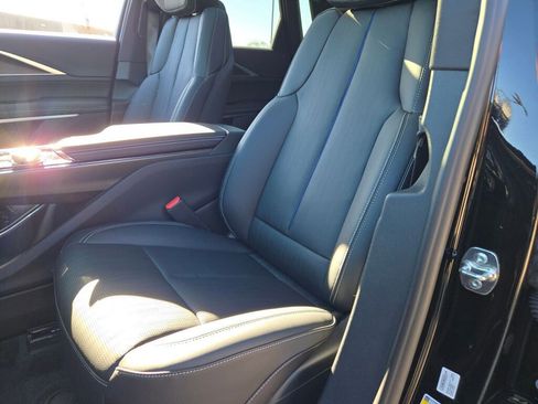 New 2026 Cadillac Lyriq Premium Luxury AWD/4WD image 22