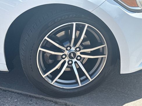 Used 2016 Ford Mustang Premium image 27