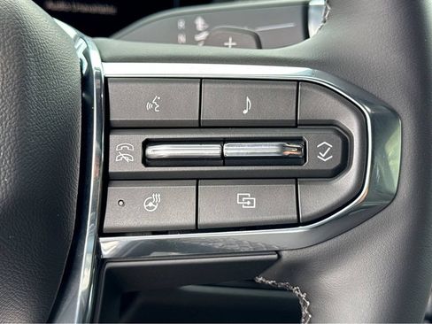 New 2026 GMC Yukon XL Elevation w/ LPO, Get Active Package AWD/4WD image 18