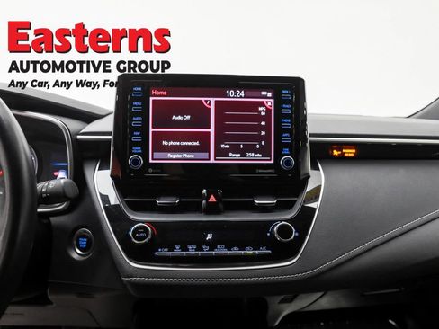 Used 2022 Toyota Corolla SE image 12