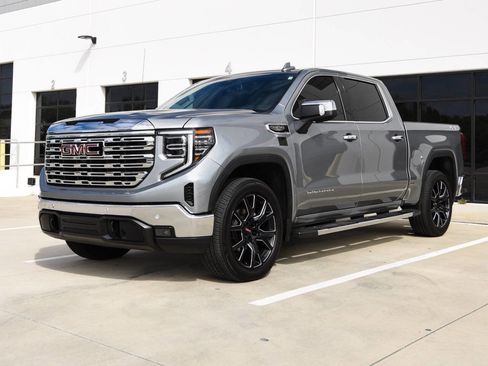 Used 2025 GMC Sierra 1500 SLT w/ SLT Premium Plus Package image 4