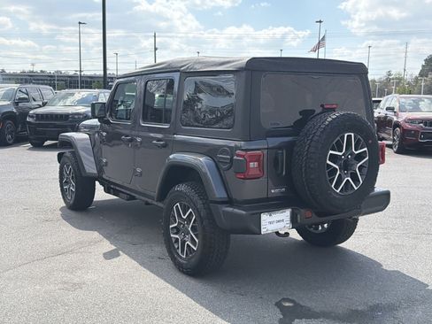 New 2026 Jeep Wrangler Unlimited Sahara AWD/4WD image 6