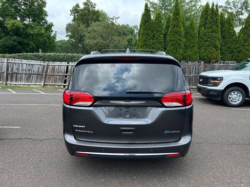 Used 2017 Chrysler Pacifica Platinum FWD image 6