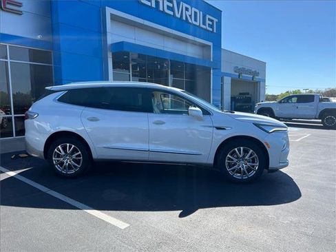 Used 2023 Buick Enclave Premium w/ Experience Buick Package image 3