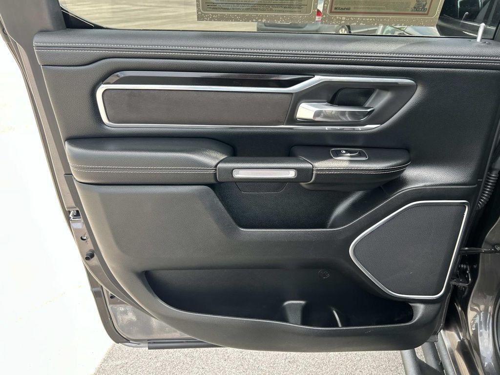 Used 2019 RAM 1500 Laramie AWD/4WD image 31