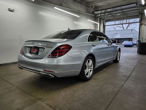 Used 2019 Mercedes-Benz S 560 4MATIC Sedan w/ Premium Package image 3