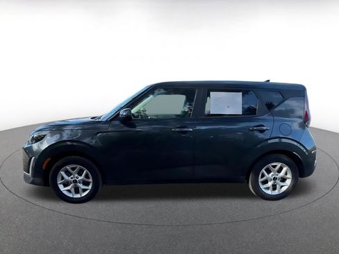 Used 2025 Kia Soul LX w/ LX Technology Package FWD image 9