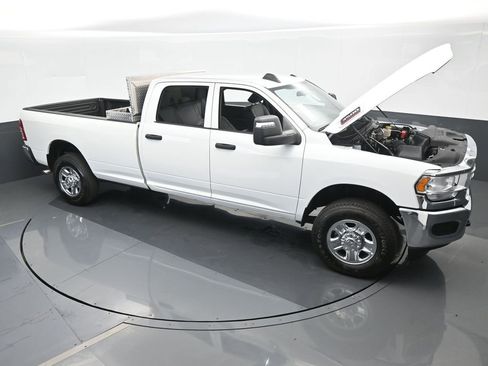 Used 2024 RAM 3500 Tradesman w/ Chrome Appearance Group image 65
