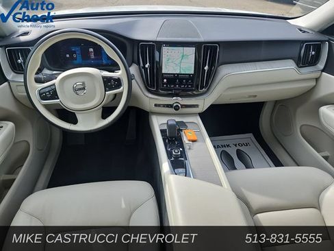 Used 2023 Volvo XC60 B5 Plus AWD/4WD image 10