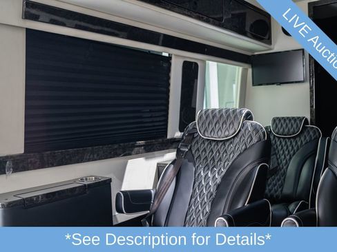 Used 2022 Mercedes-Benz Sprinter 2500 w/ Parking Package image 32
