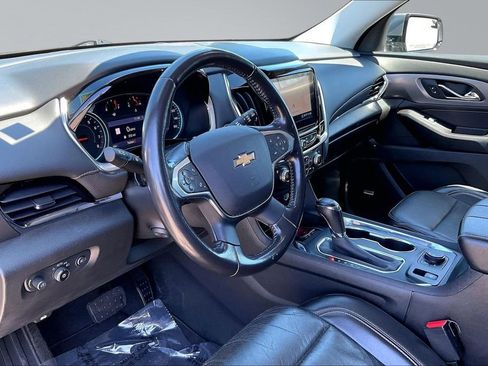 Used 2020 Chevrolet Traverse Premier FWD image 14