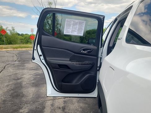 Used 2023 GMC Acadia SLT AWD/4WD image 35