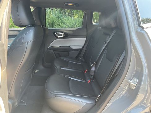 Used 2023 Jeep Compass Limited AWD/4WD image 9