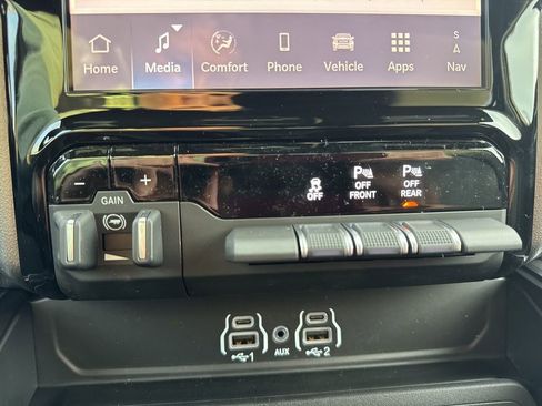 New 2026 RAM 1500 Big Horn AWD/4WD image 7