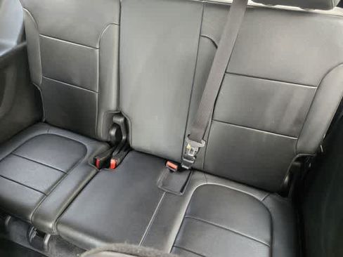 Used 2022 Chevrolet Traverse High Country FWD image 14